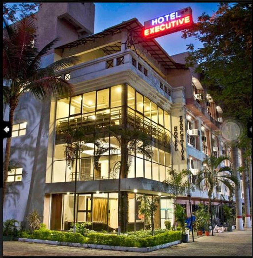 Hotel Executive Surate Extérieur photo