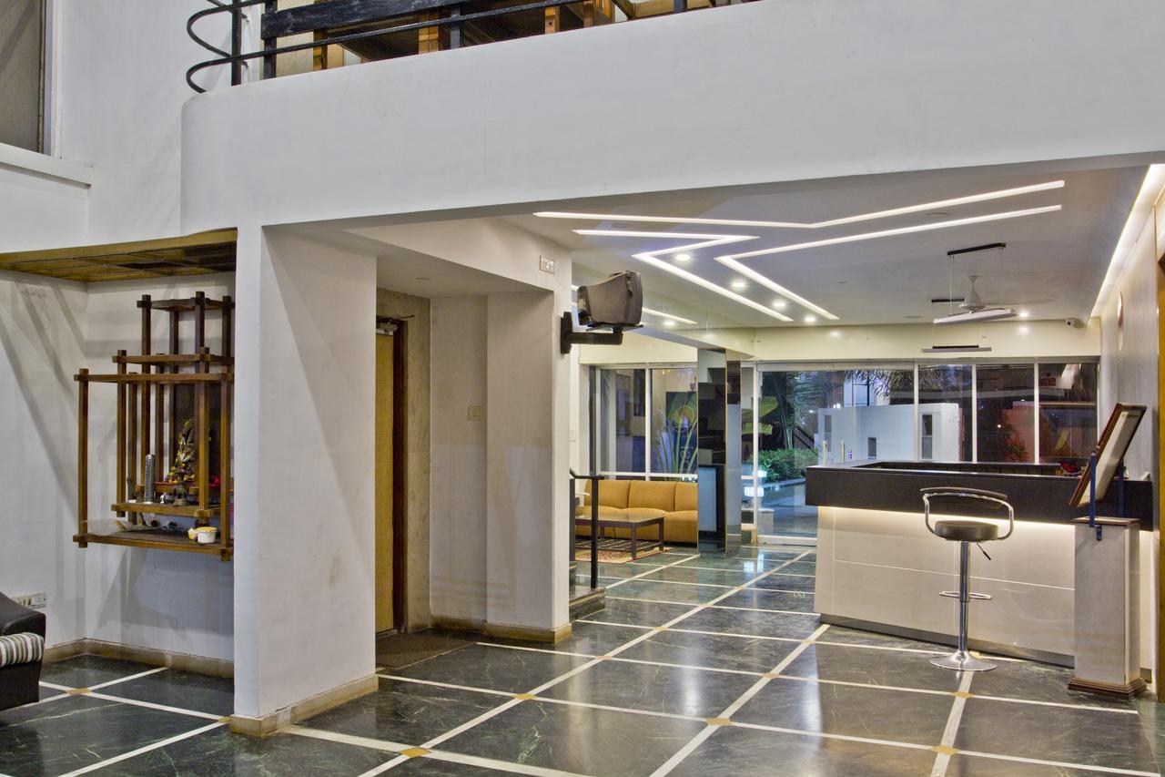 Hotel Executive Surate Extérieur photo